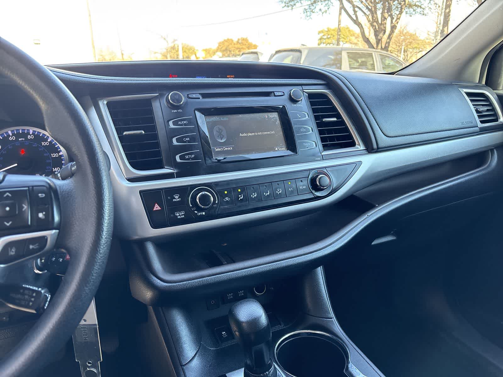 Thumbnail: 2017 Toyota Highlander - 23