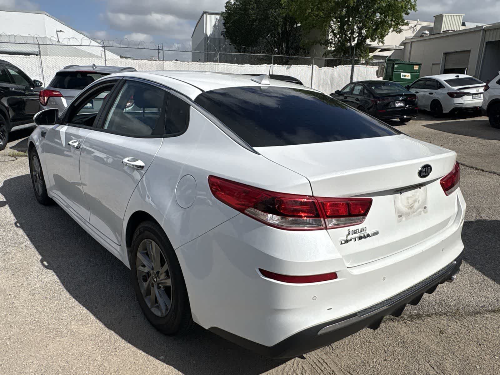 Thumbnail: 2019 Kia Optima - 3