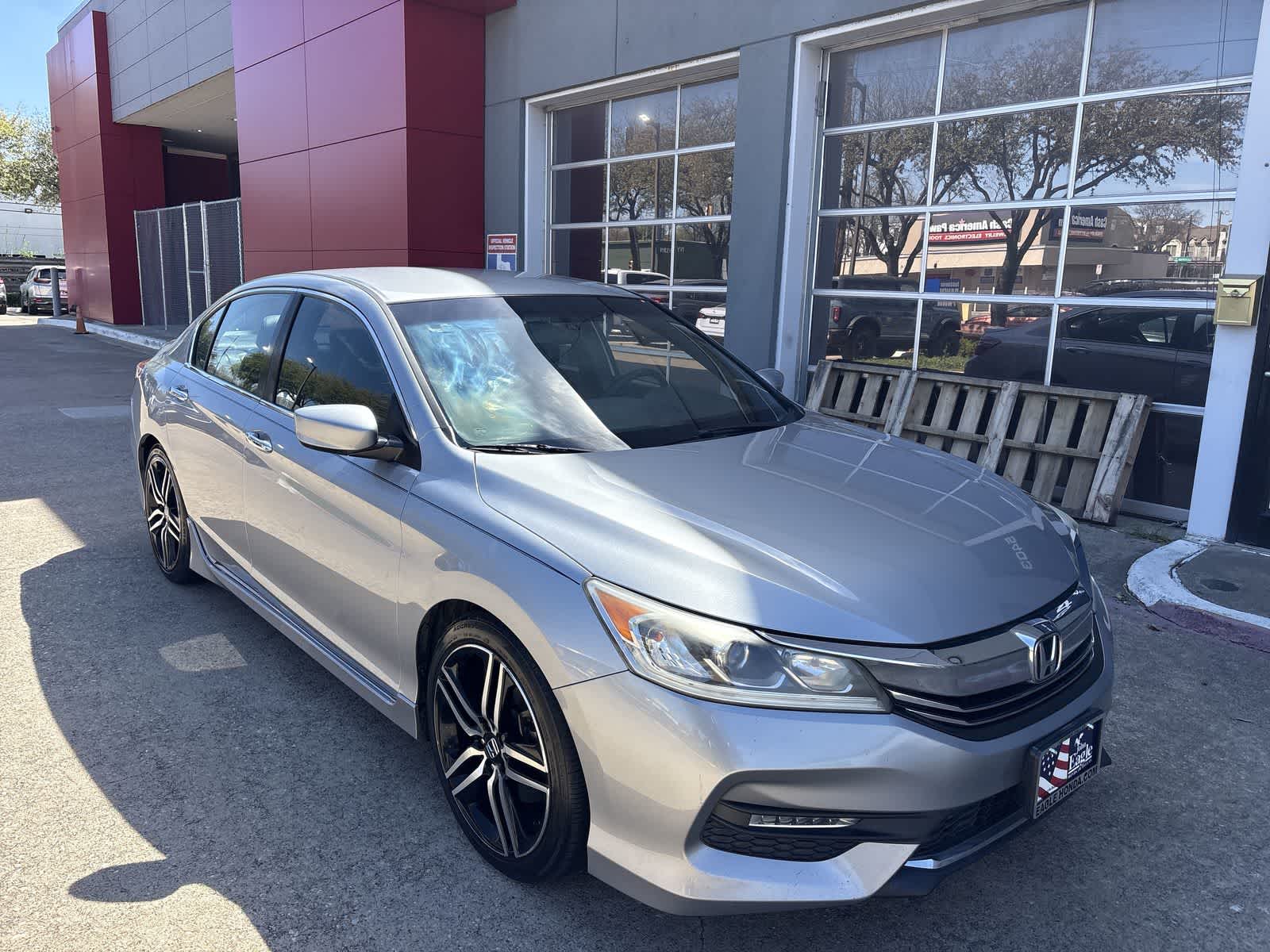 Thumbnail: 2016 Honda Accord - 16