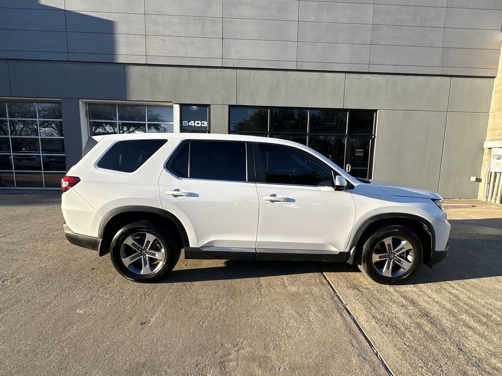 Thumbnail: 2023 Honda Pilot - 24