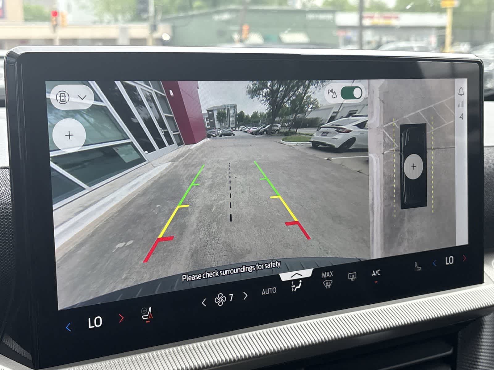 Thumbnail: 2025 Ford Explorer - 28