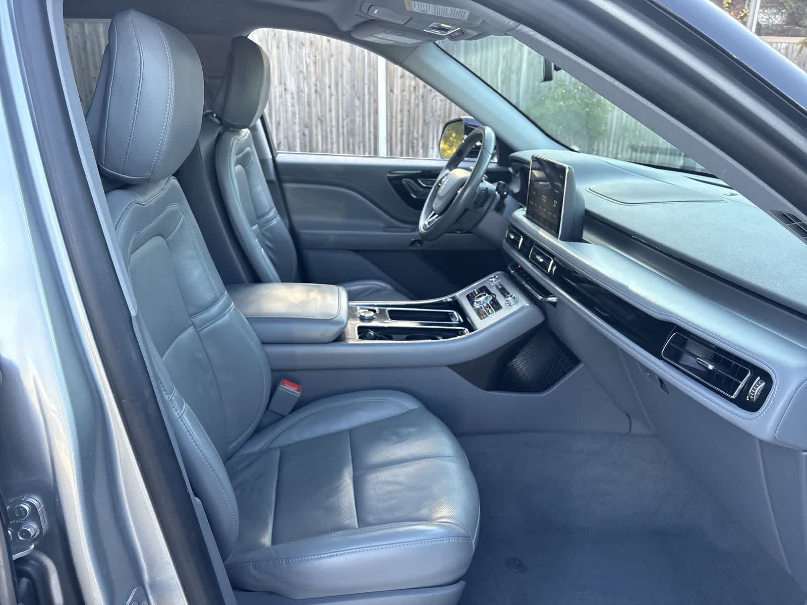 Thumbnail: 2020 Lincoln Aviator - 13