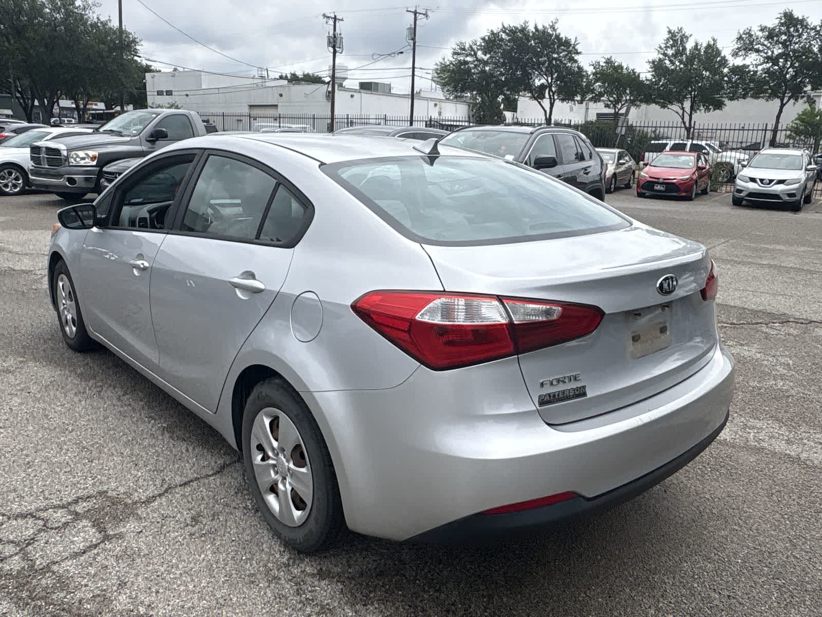 Thumbnail: 2016 Kia Forte - 3