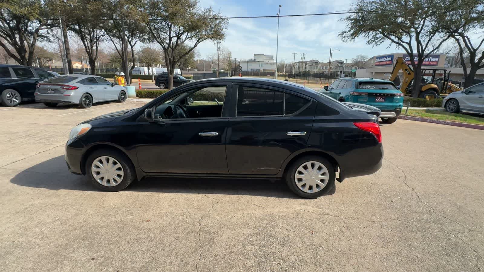 Thumbnail: 2013 Nissan Versa - 5