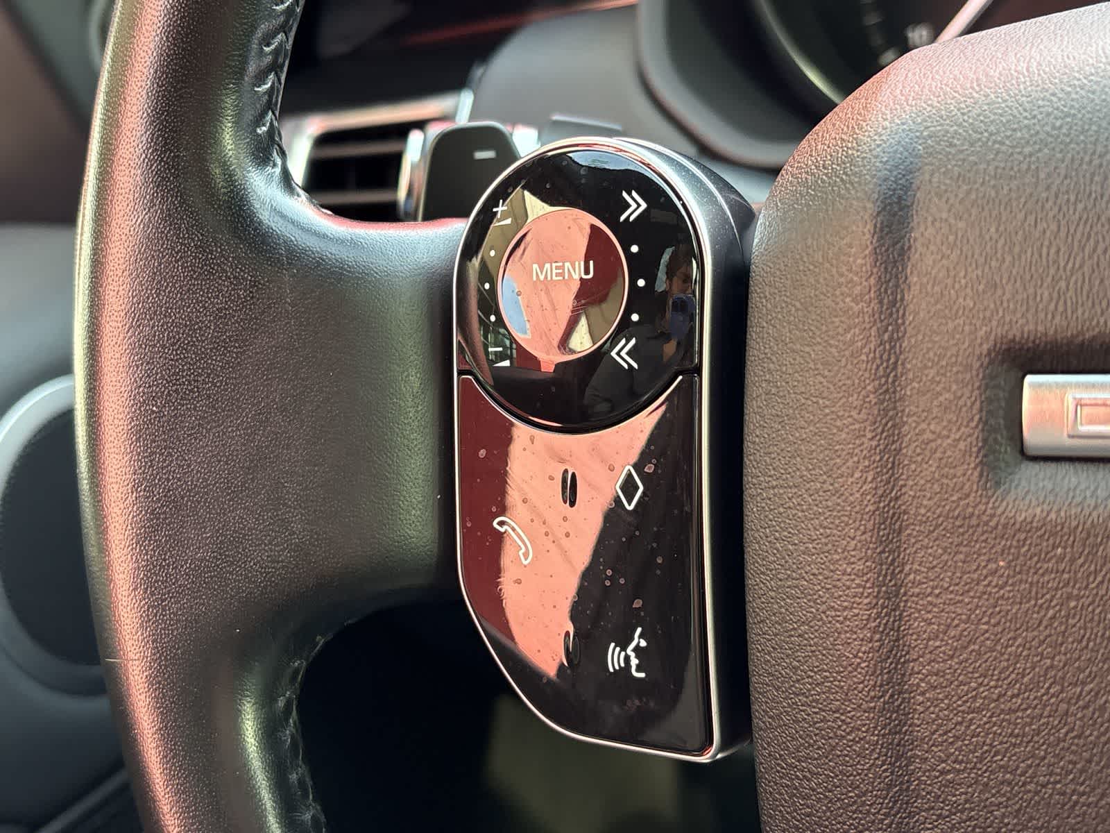 Thumbnail: 2019 Land Rover Discovery - 30