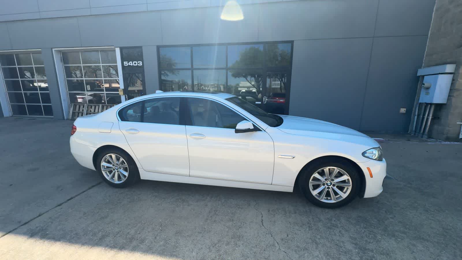 Thumbnail: 2015 BMW 5 Series - 9