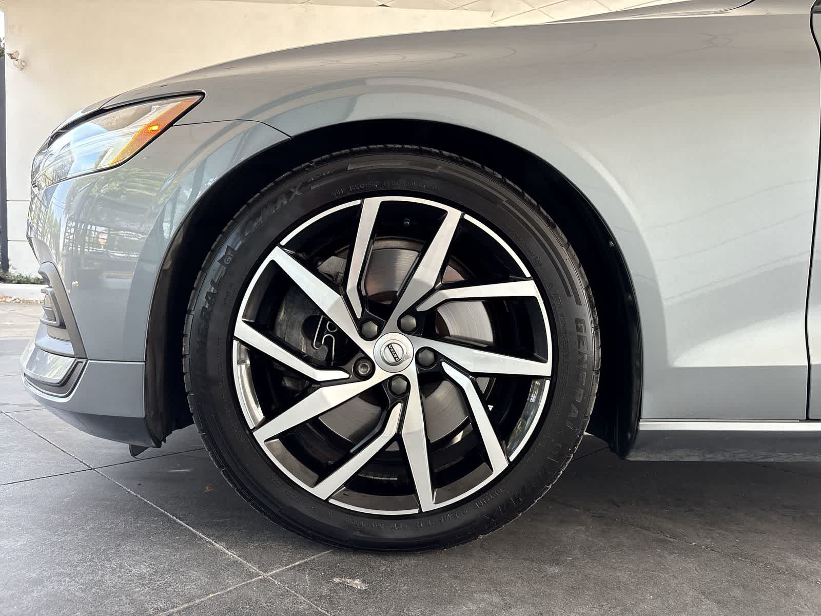 Thumbnail: 2019 Volvo S60 - 8