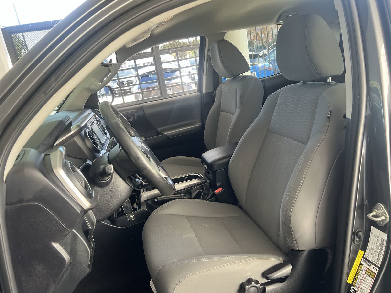 Thumbnail: 2018 Toyota Tacoma - 8