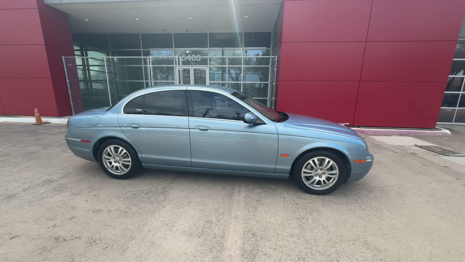Thumbnail: 2005 Jaguar S-Type - 9