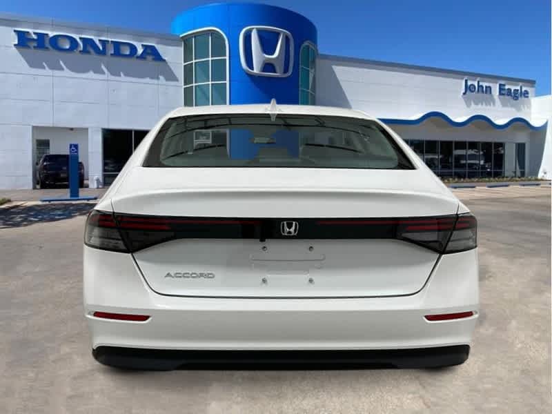 2025 Honda Accord LX photo 4