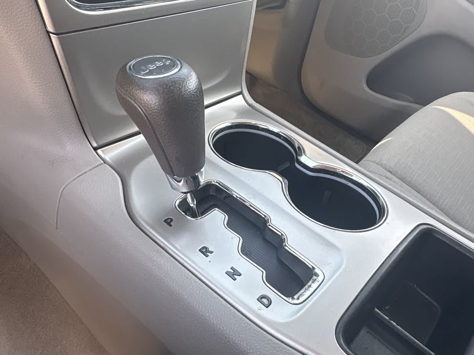 Thumbnail: 2011 Jeep Grand Cherokee - 15