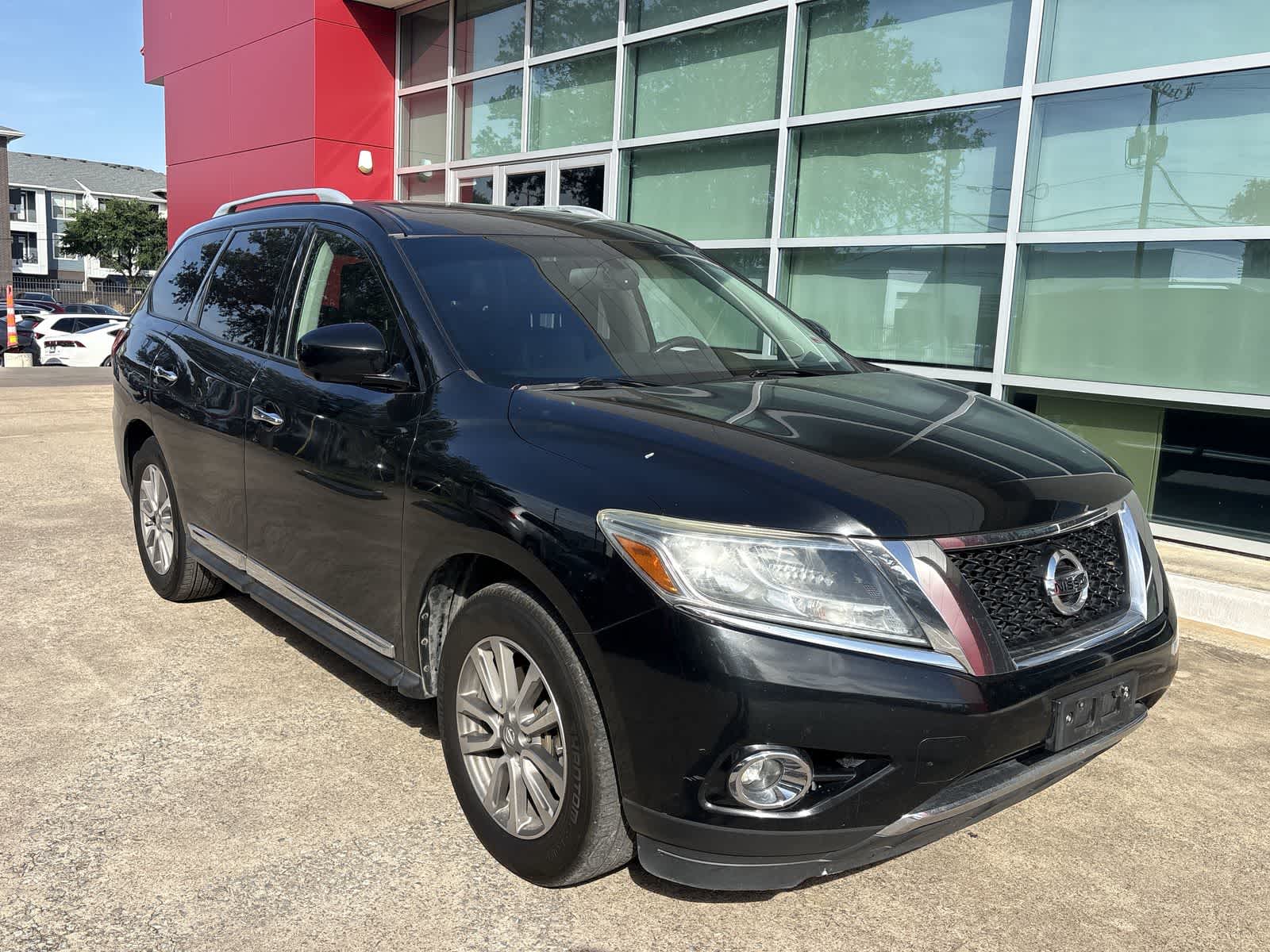 Thumbnail: 2016 Nissan Pathfinder - 9