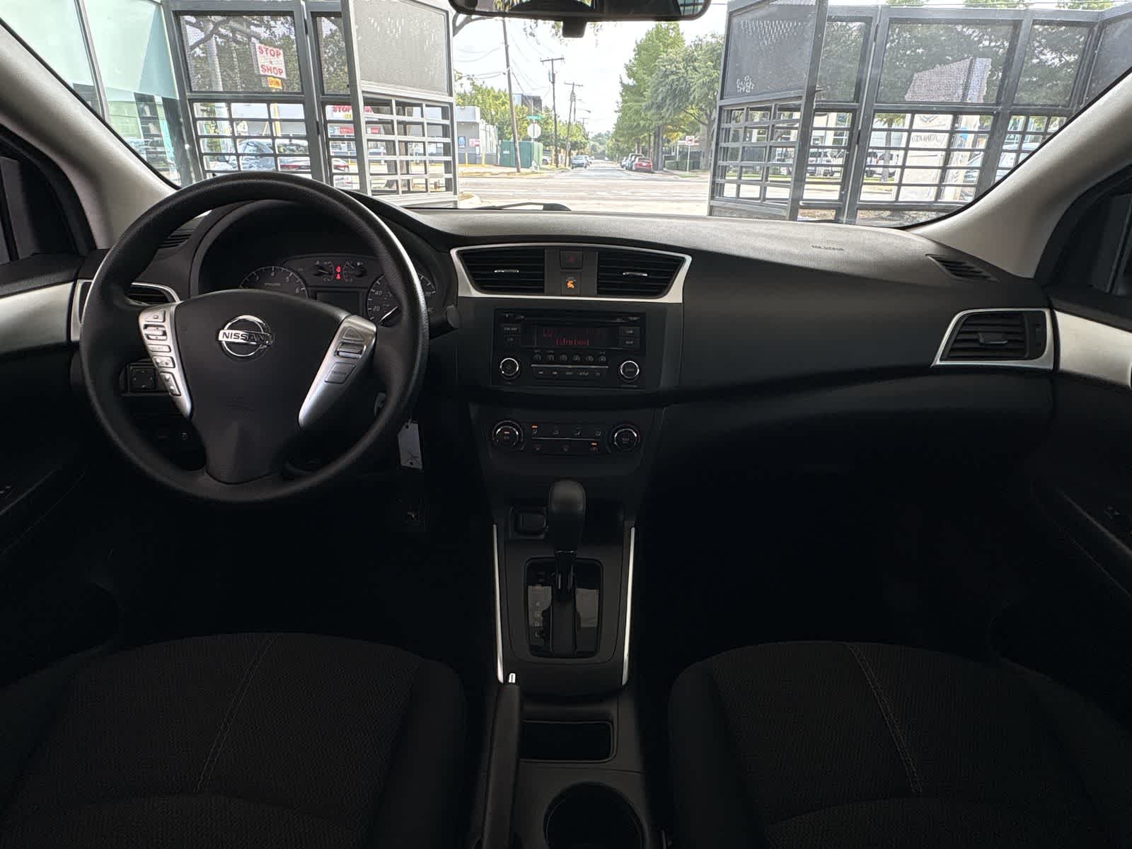 Thumbnail: 2016 Nissan Sentra - 9