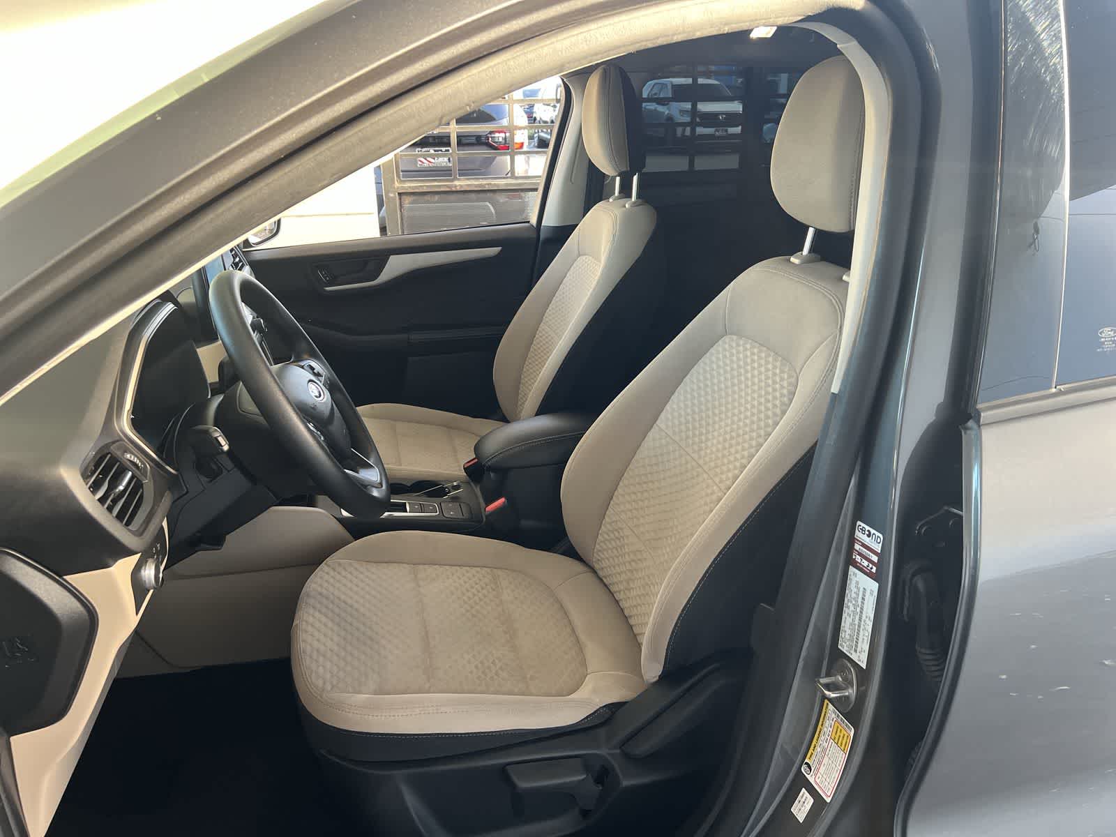 Thumbnail: 2022 Ford Escape - 10