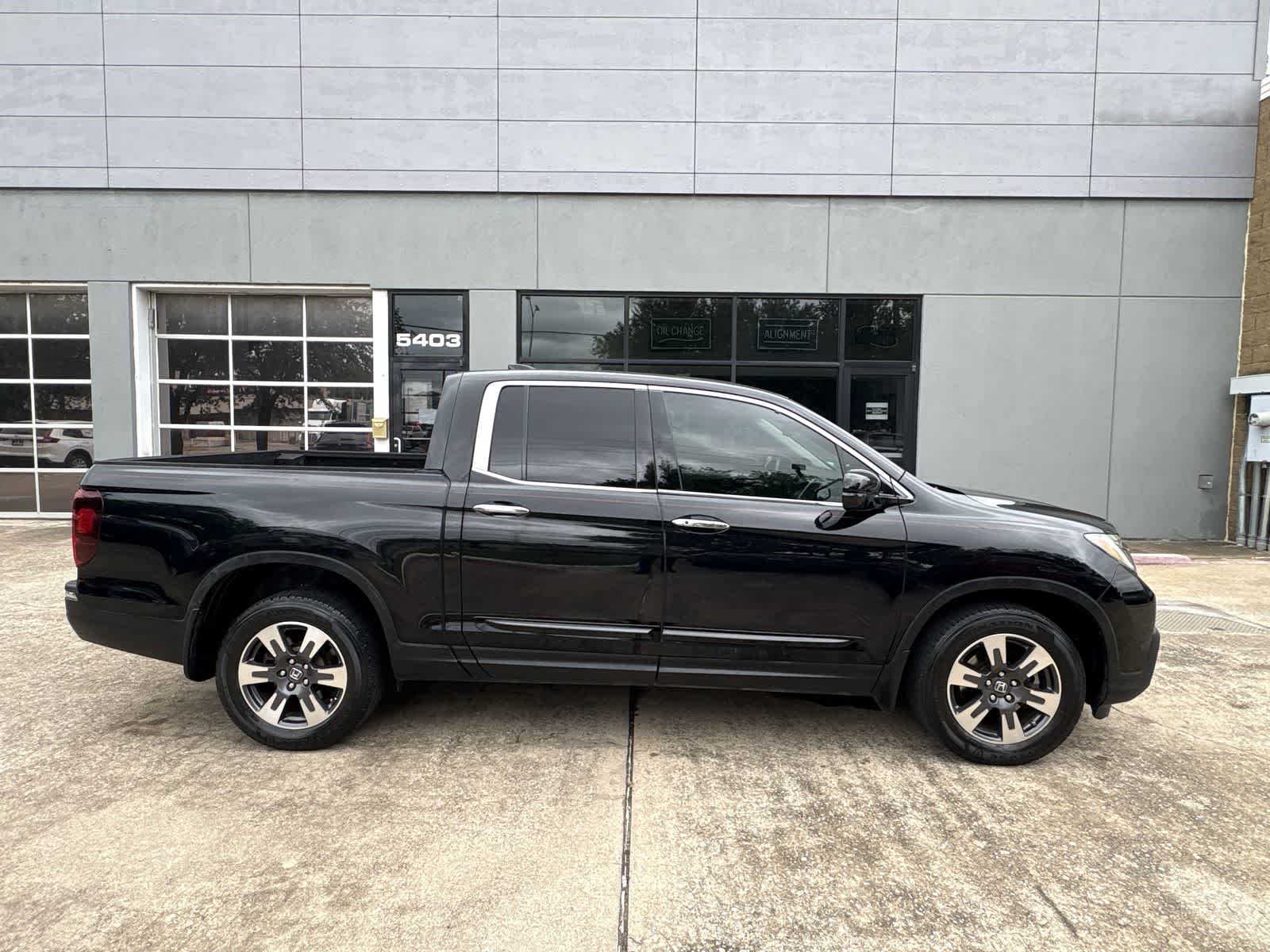 Thumbnail: 2017 Honda Ridgeline - 32
