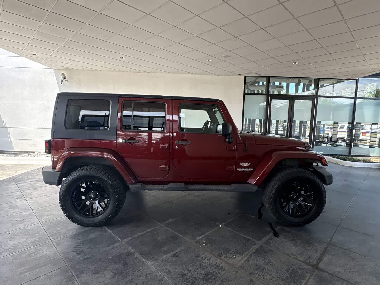 Thumbnail: 2010 Jeep Wrangler - 24
