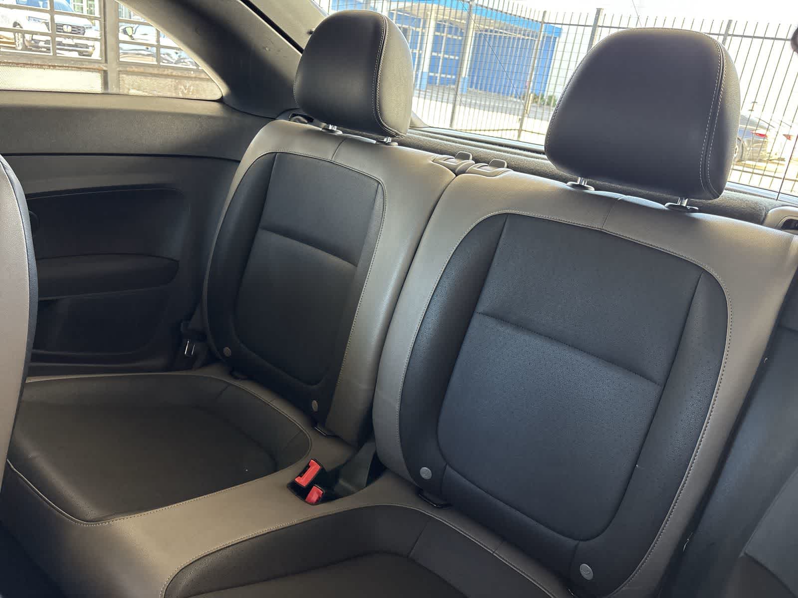 Thumbnail: 2015 Volkswagen Beetle - 11