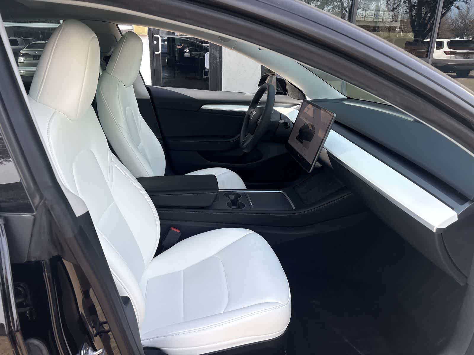 Thumbnail: 2023 Tesla Model 3 - 21