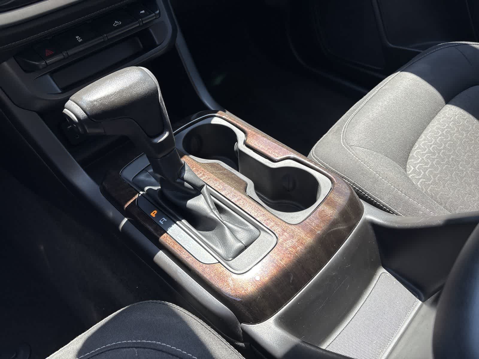 2015 GMC Canyon SLE 24