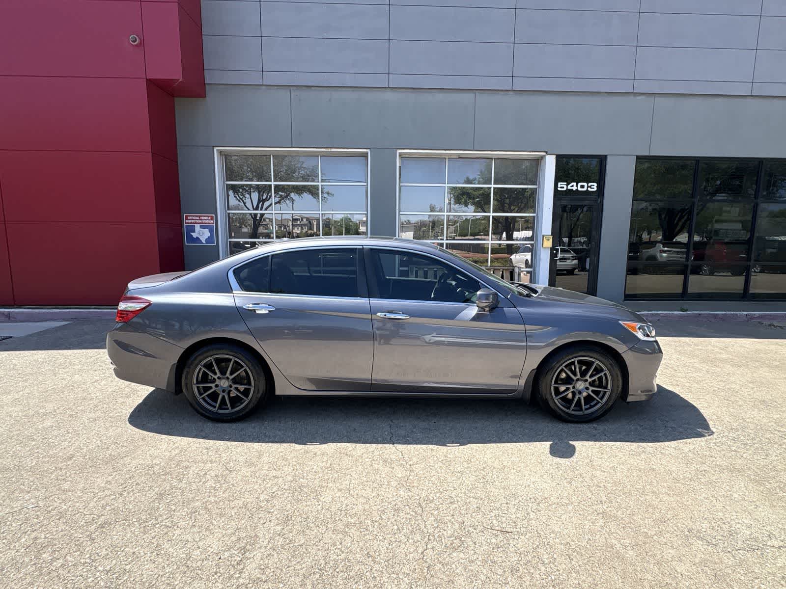 Thumbnail: 2016 Honda Accord - 16