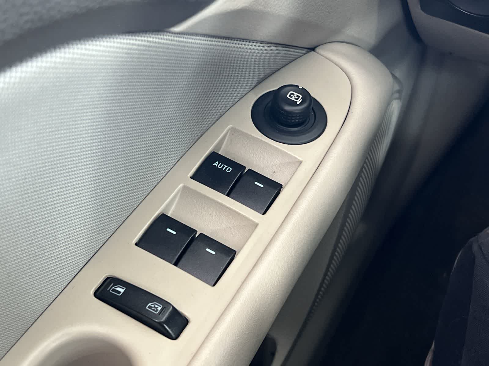 Thumbnail: 2012 Ford Fusion - 28
