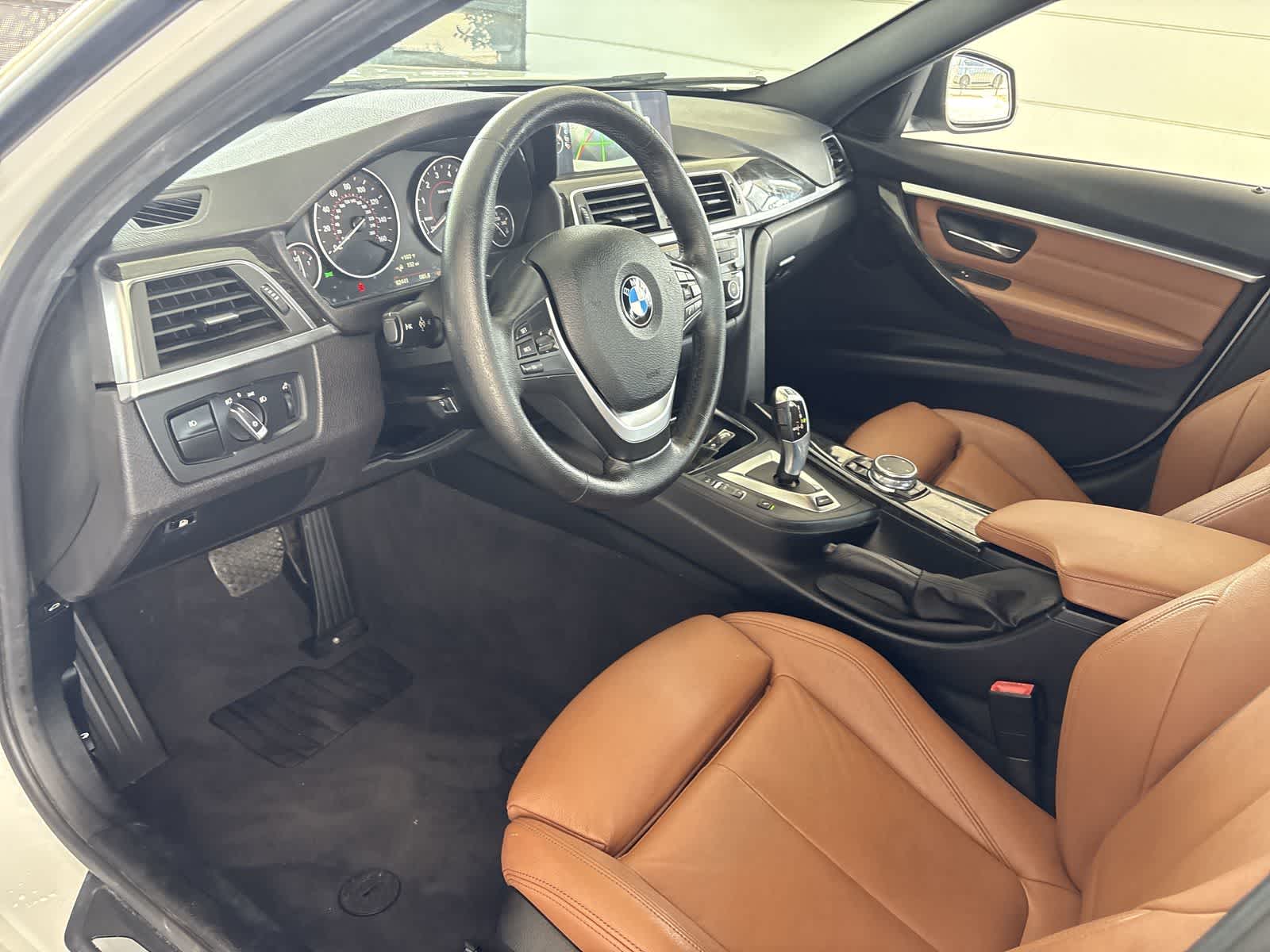 Thumbnail: 2016 BMW 3 Series - 2