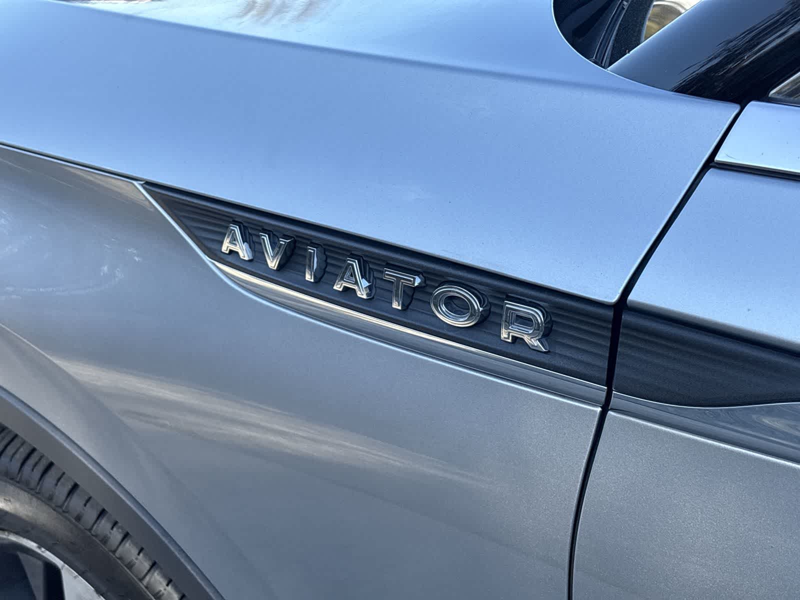 Thumbnail: 2020 Lincoln Aviator - 21