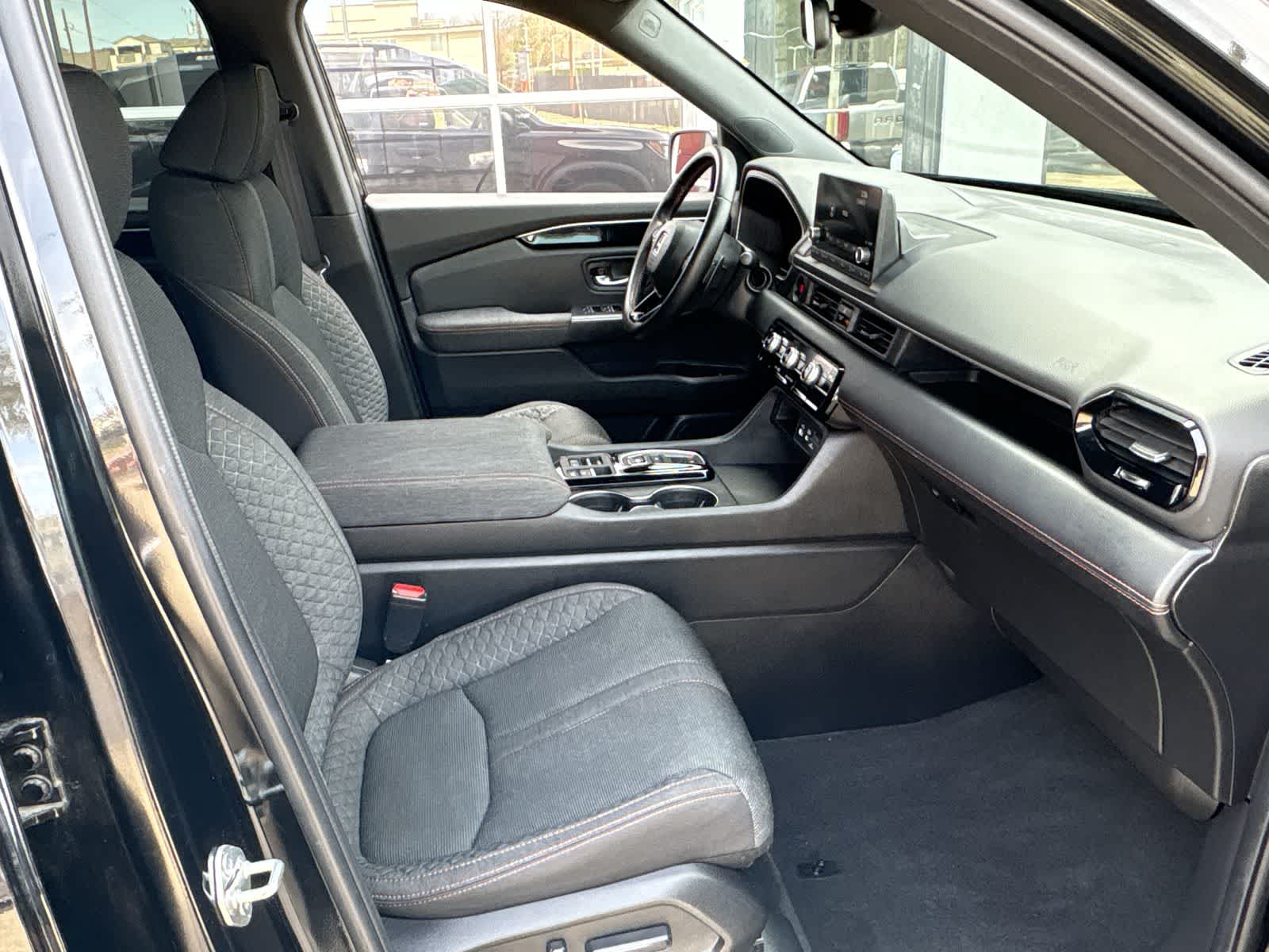 Thumbnail: 2023 Honda Pilot - 25