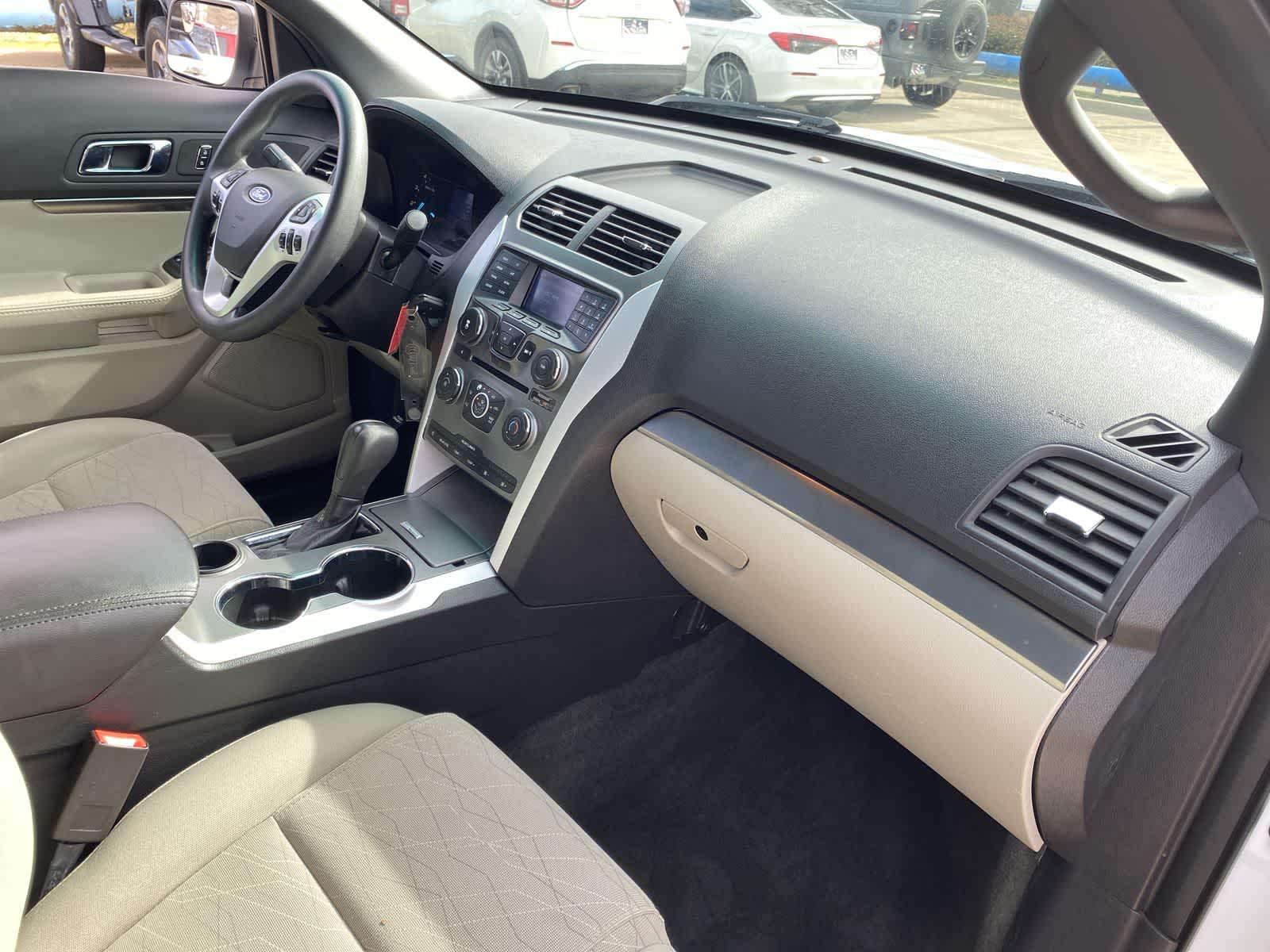 Thumbnail: 2014 Ford Explorer - 23