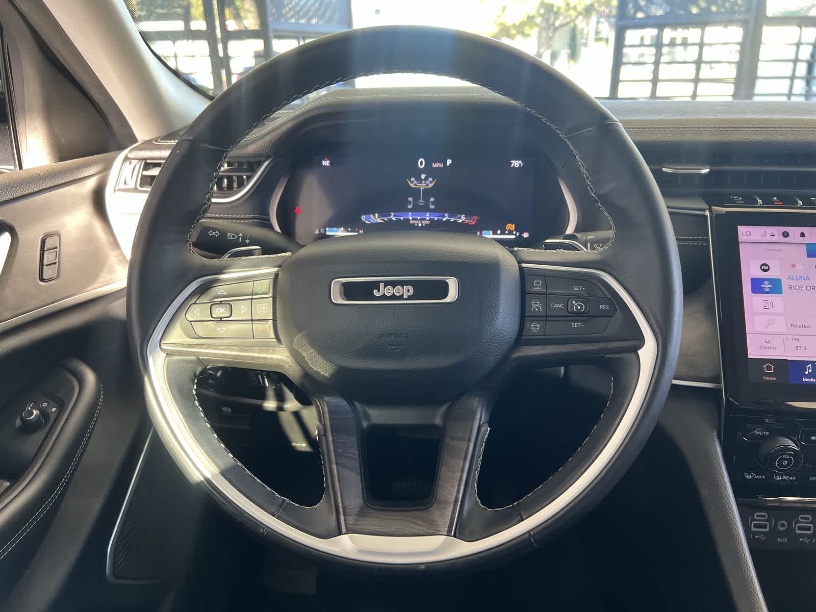 Thumbnail: 2022 Jeep Grand Cherokee - 14