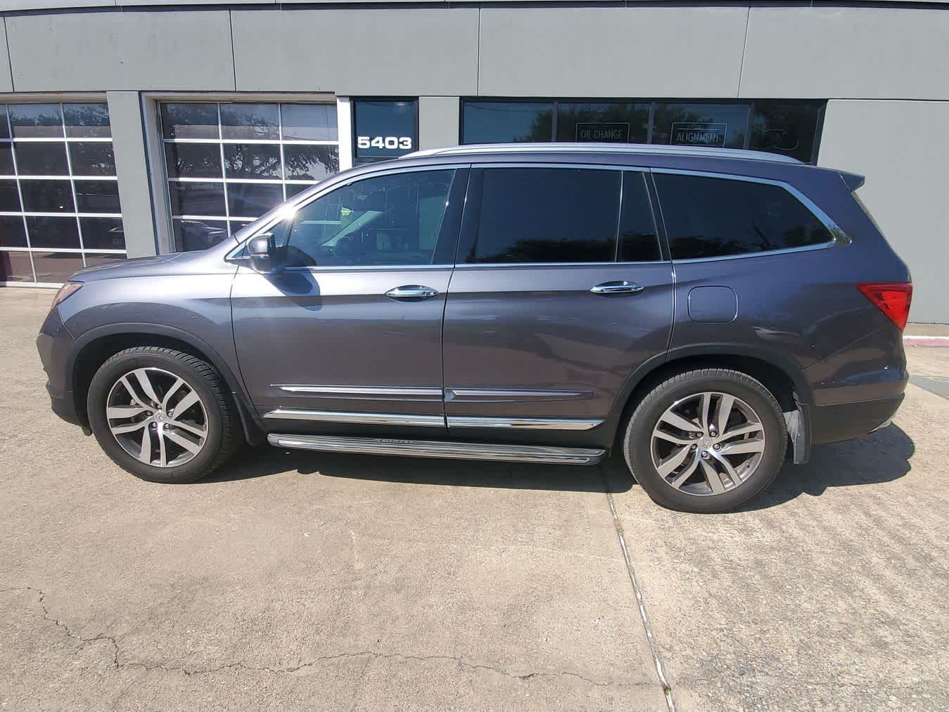 Thumbnail: 2017 Honda Pilot - 3