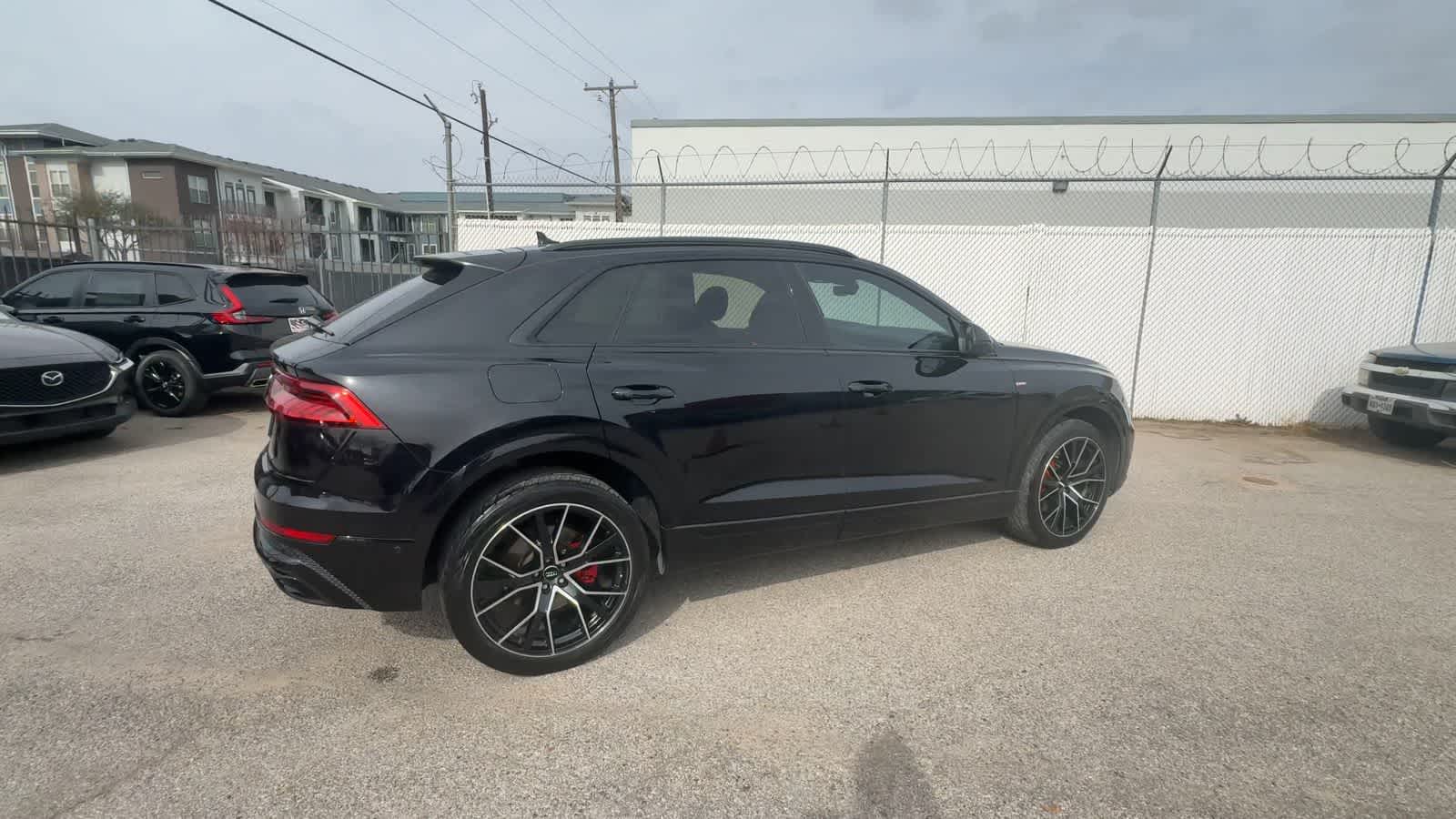 Thumbnail: 2020 Audi Q8 - 8