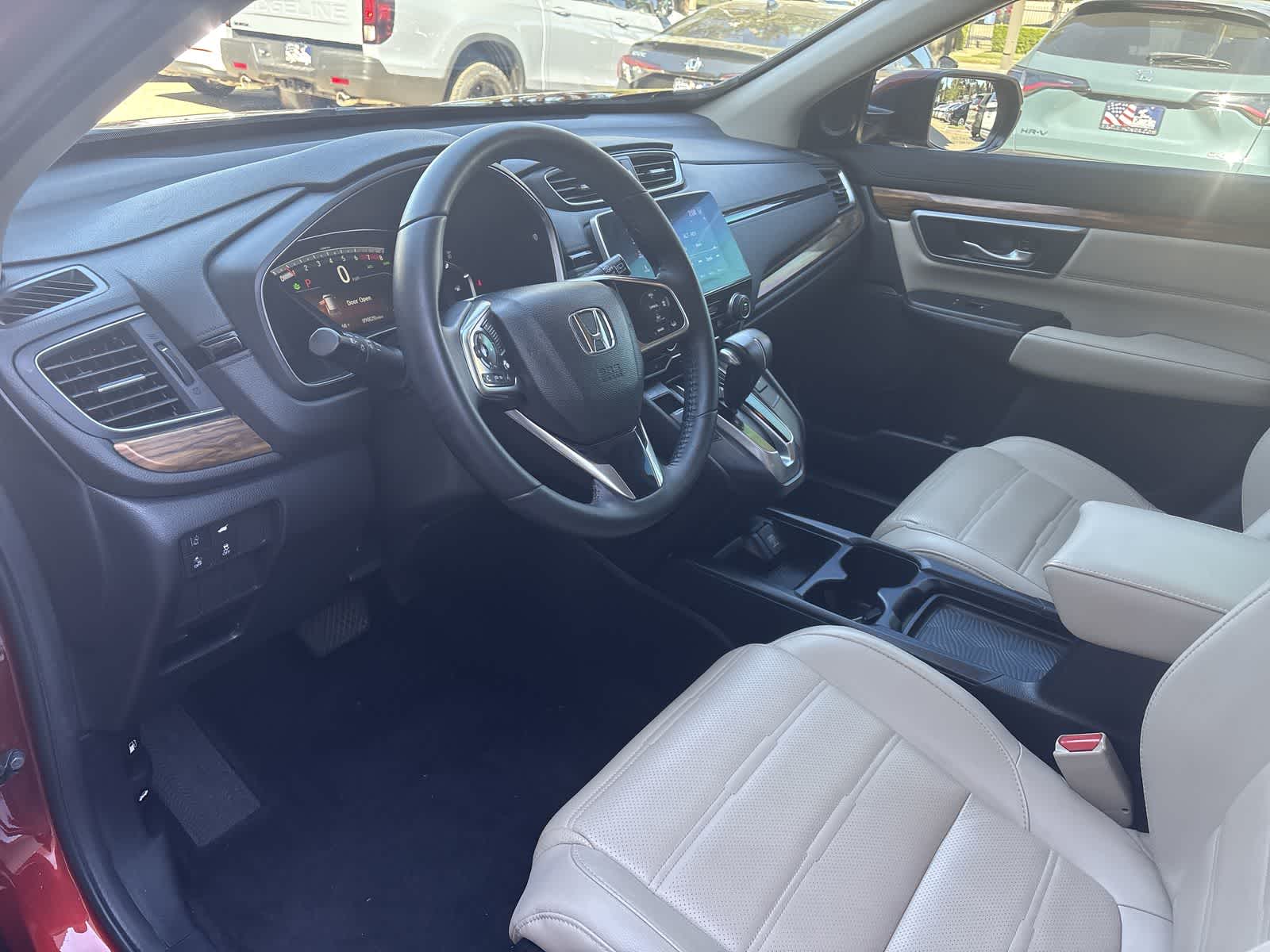 2017 Honda CR-V Touring photo 2