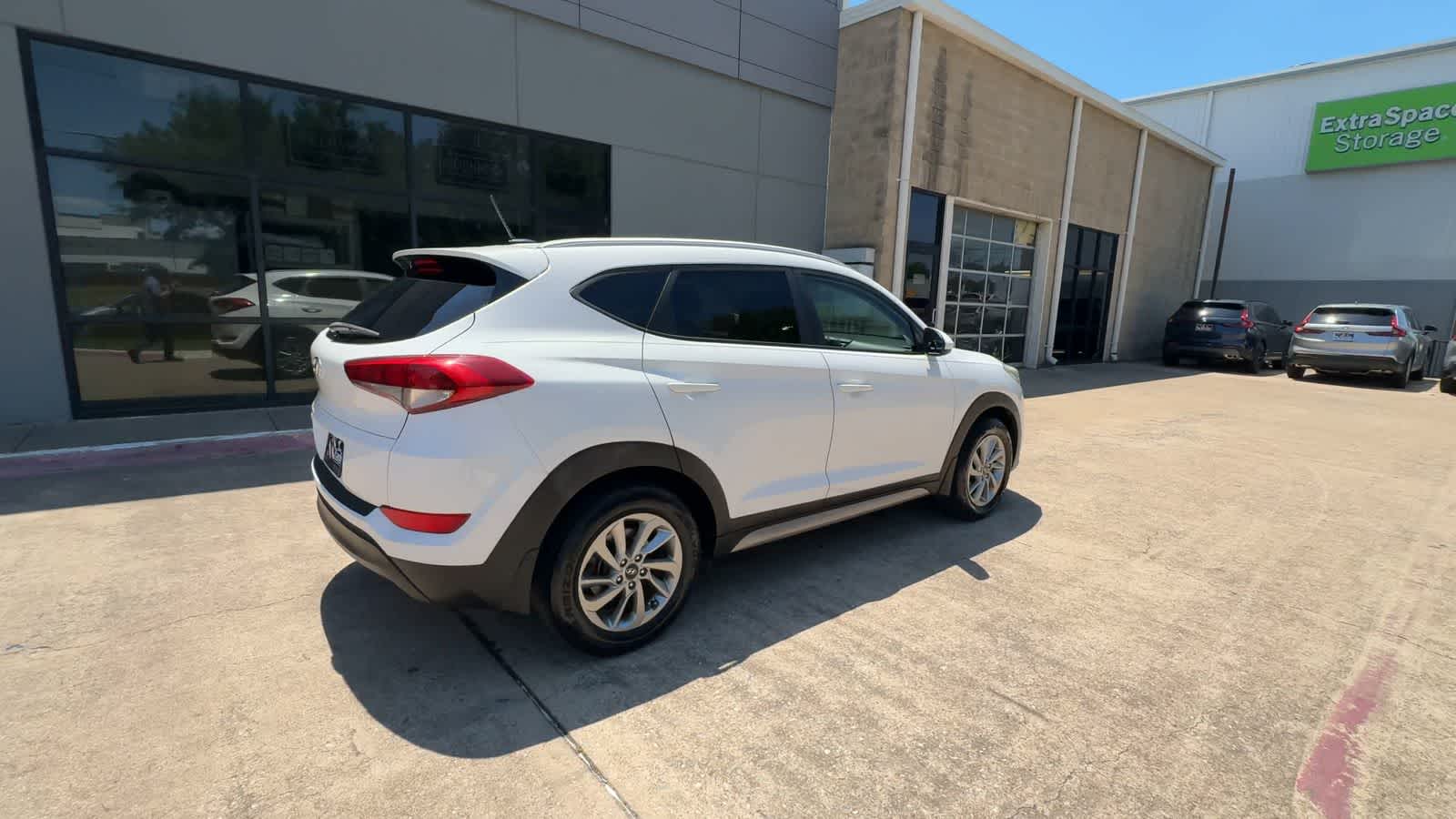 Thumbnail: 2017 Hyundai Tucson - 8
