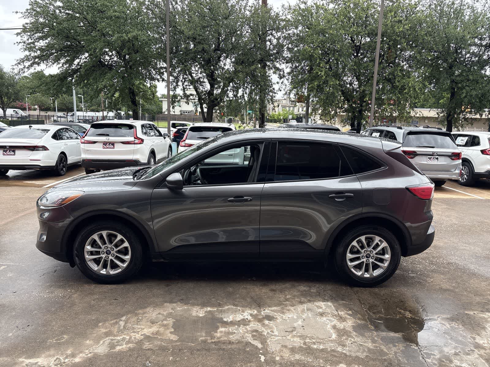 2020 Ford Escape S 3