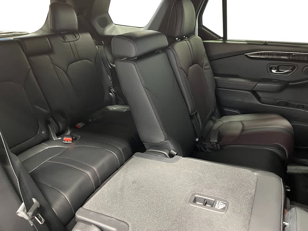 2025 Honda Pilot Black Edition 28