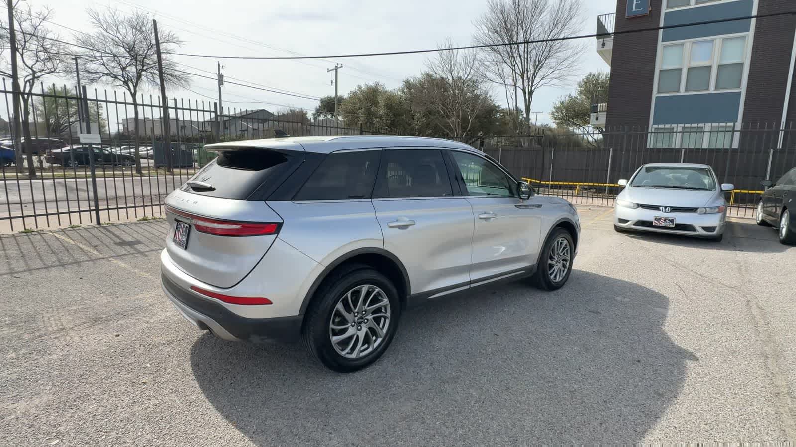 Thumbnail: 2020 Lincoln Corsair - 8