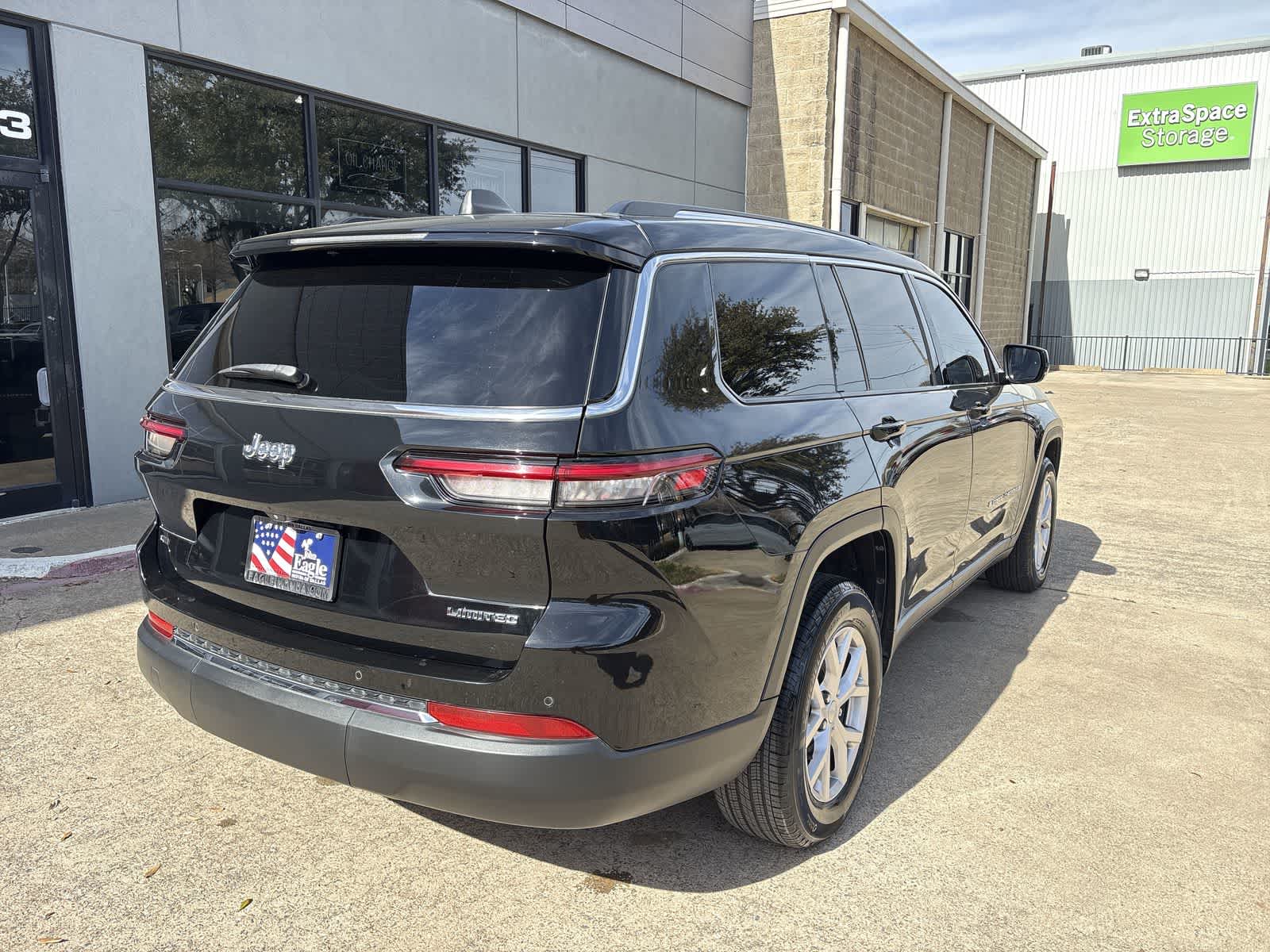 Thumbnail: 2022 Jeep Grand Cherokee - 14