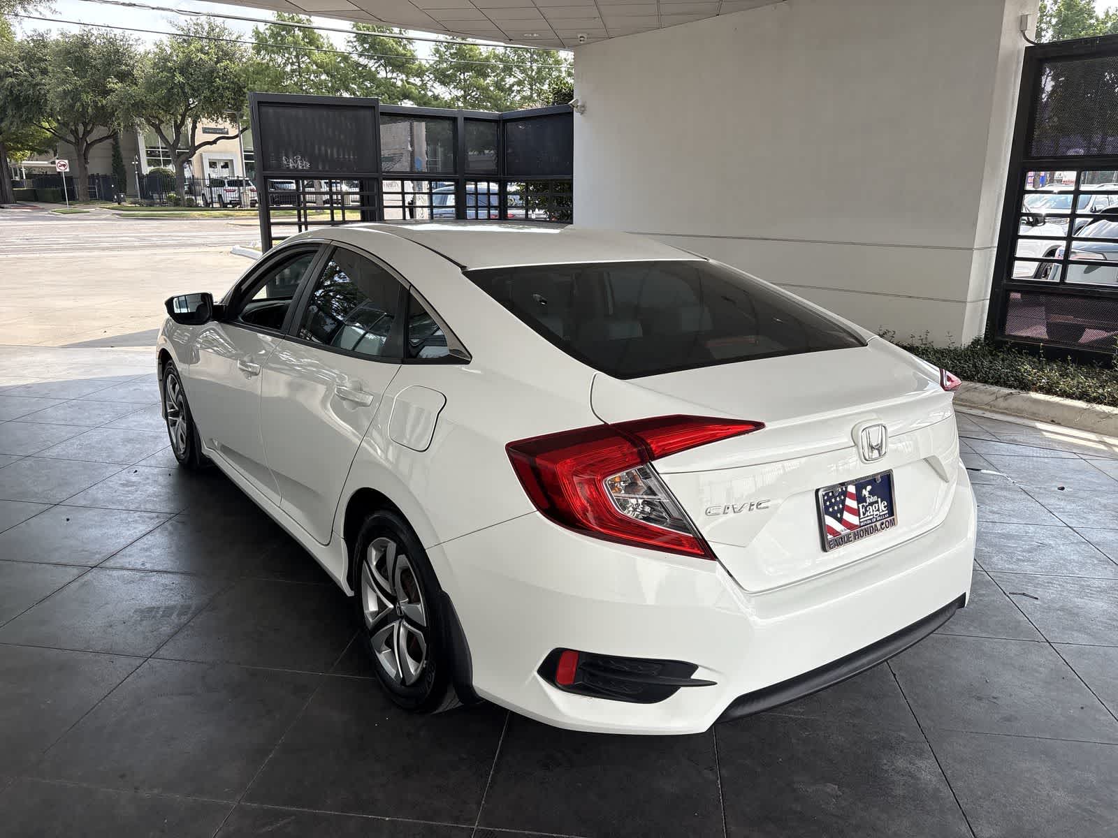 Thumbnail: 2016 Honda Civic - 4