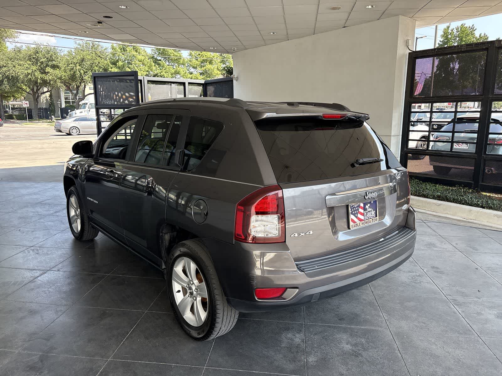 2016 Jeep Compass Latitude photo 3