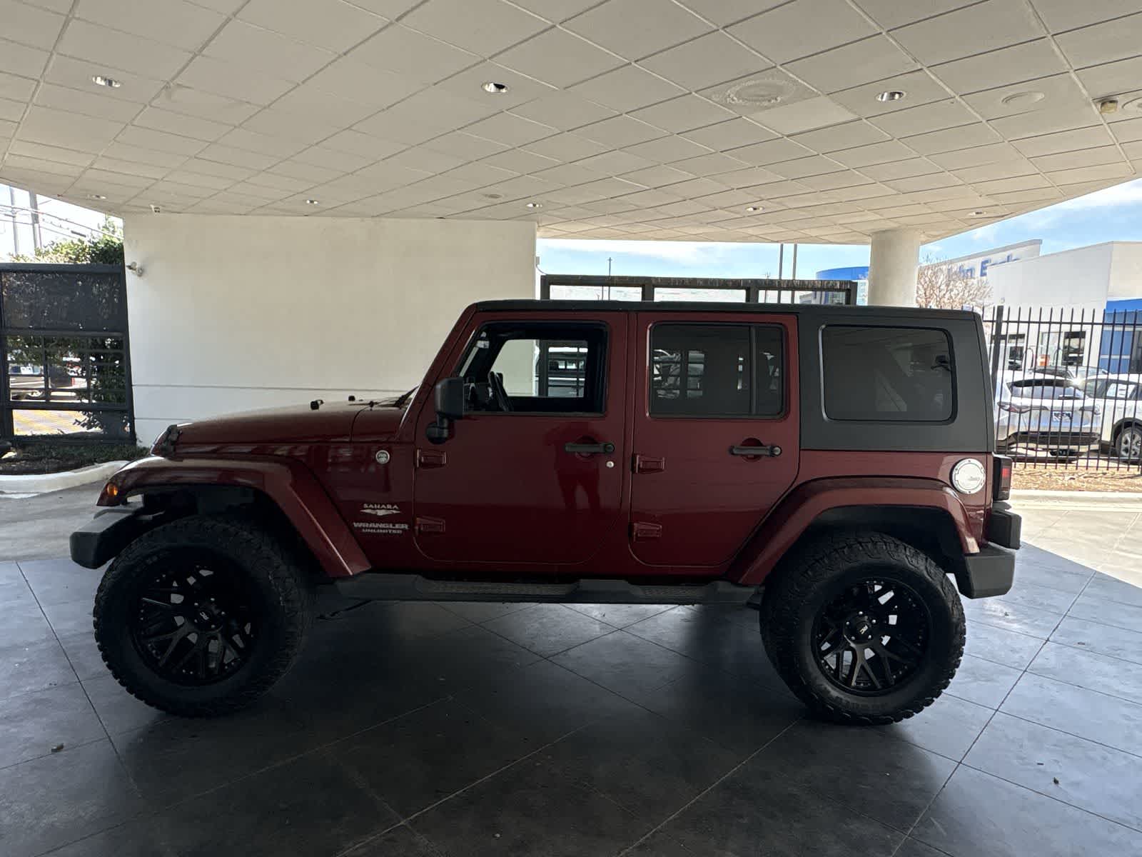 Thumbnail: 2010 Jeep Wrangler - 3