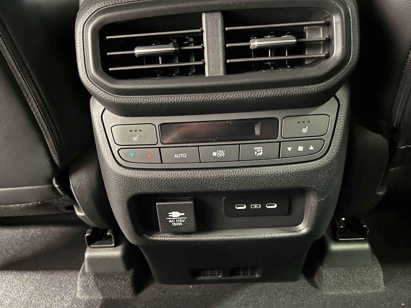 2025 Honda Pilot Black Edition 26