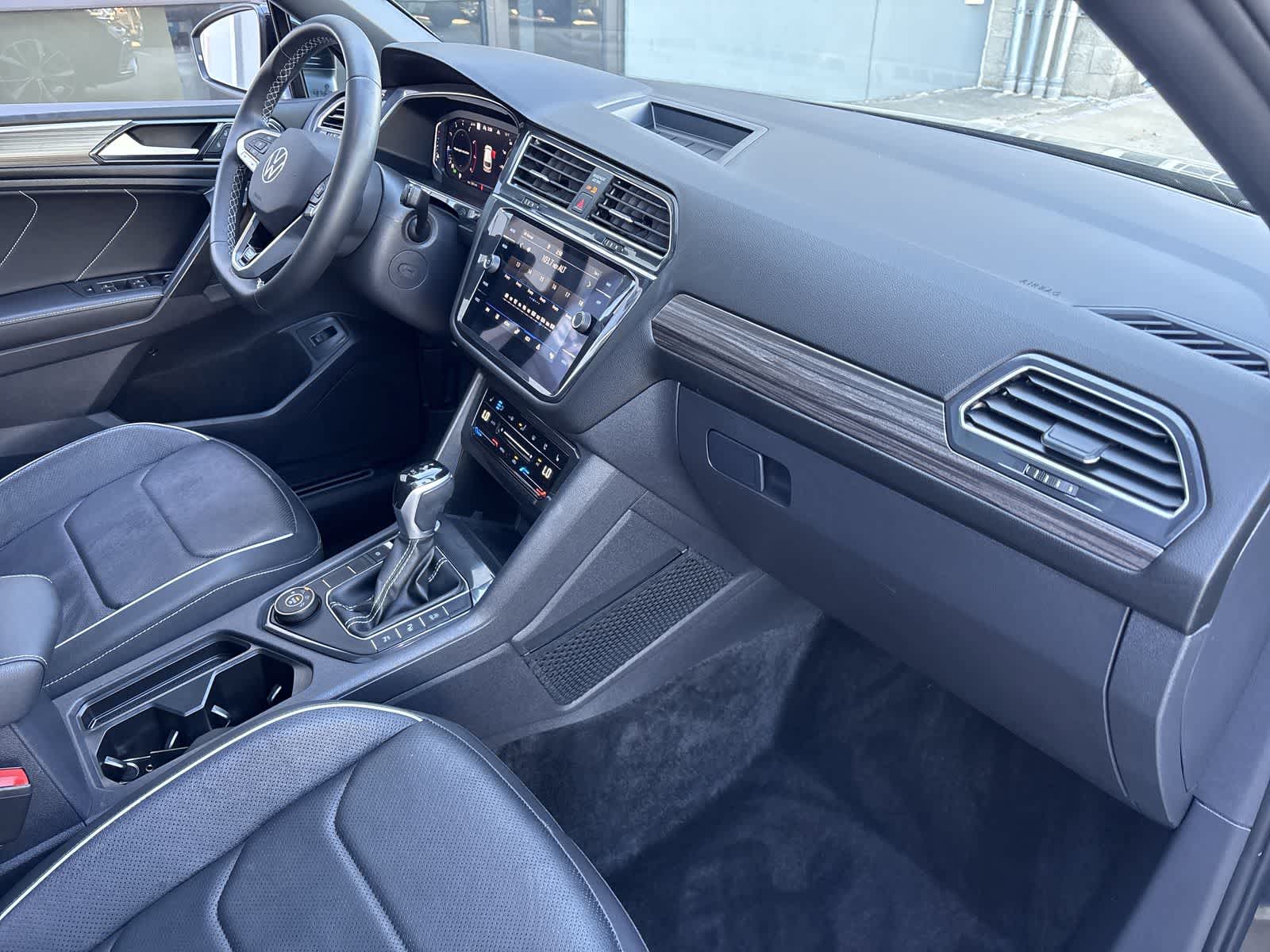 Thumbnail: 2023 Volkswagen Tiguan - 23