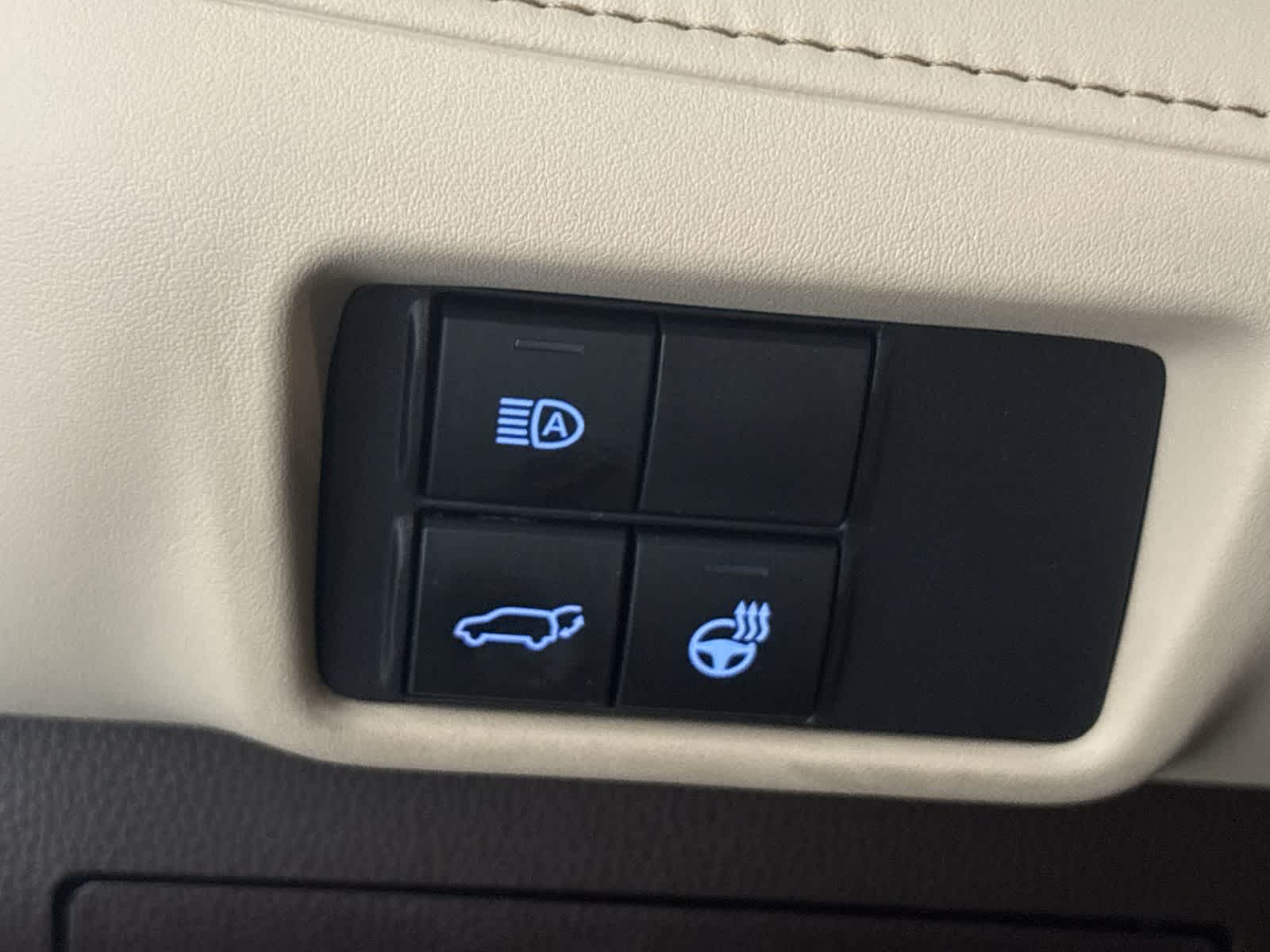 Thumbnail: 2020 Toyota Highlander - 19