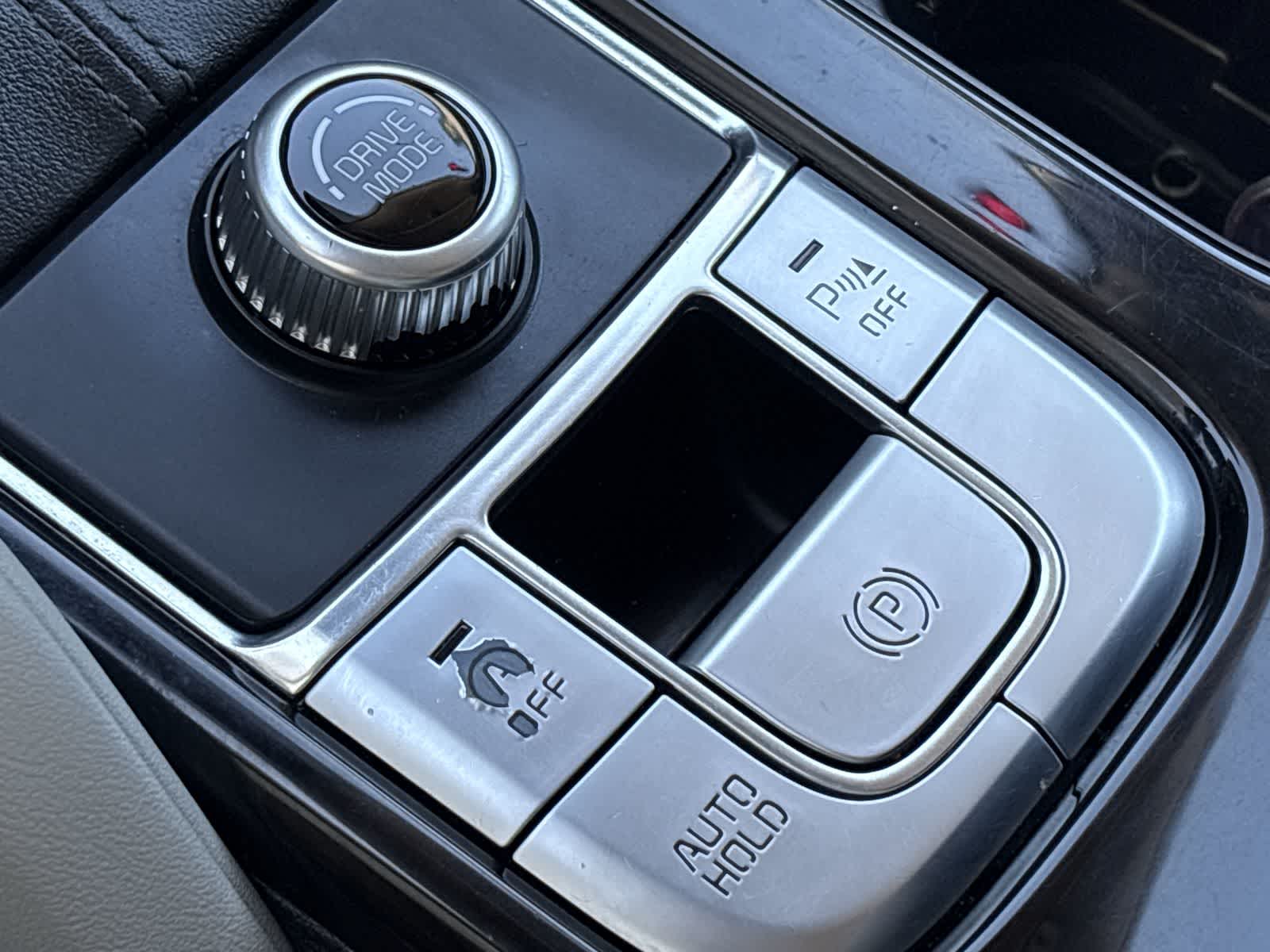 Thumbnail: 2020 Kia Telluride - 32