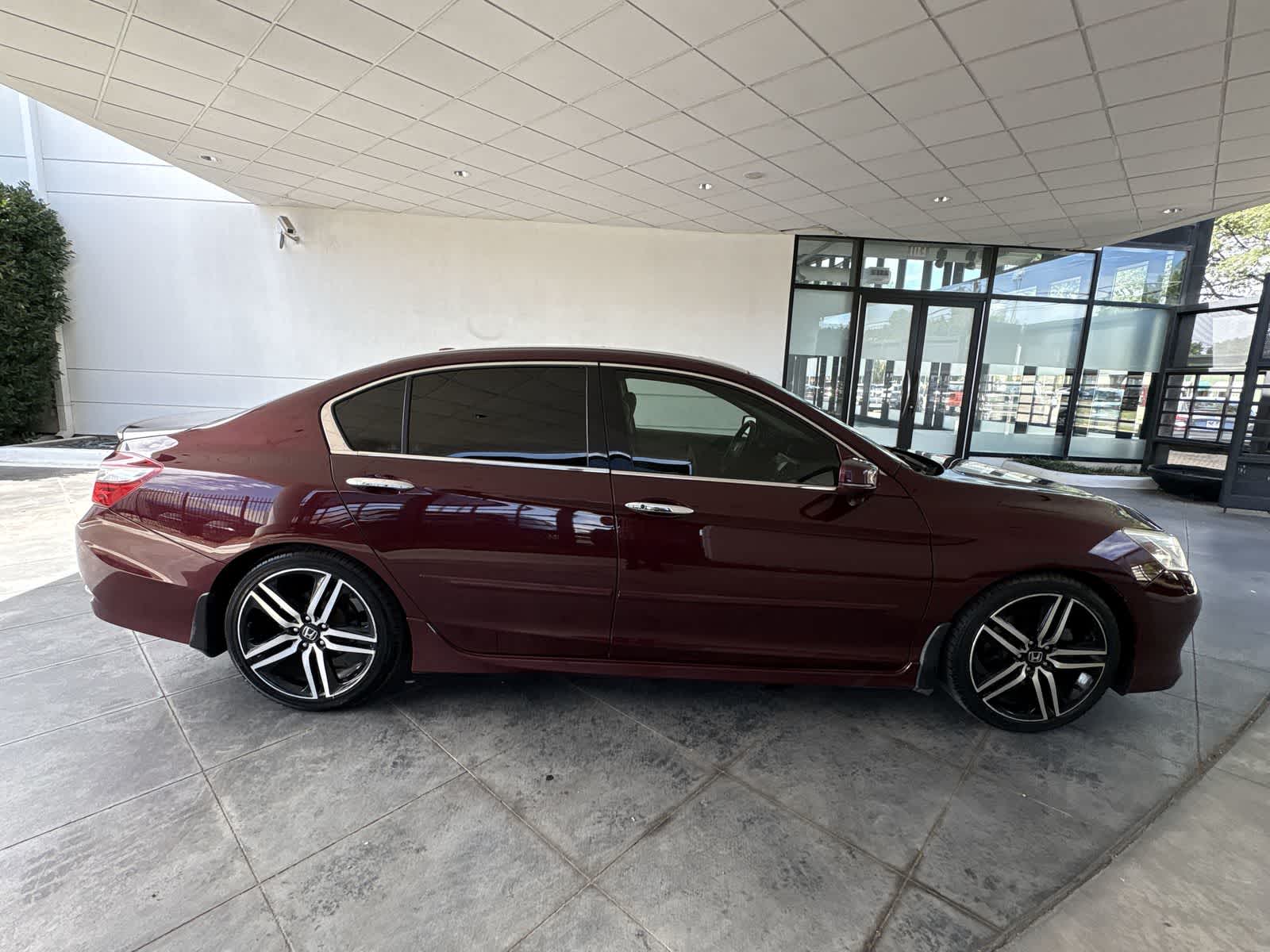 Thumbnail: 2016 Honda Accord - 23