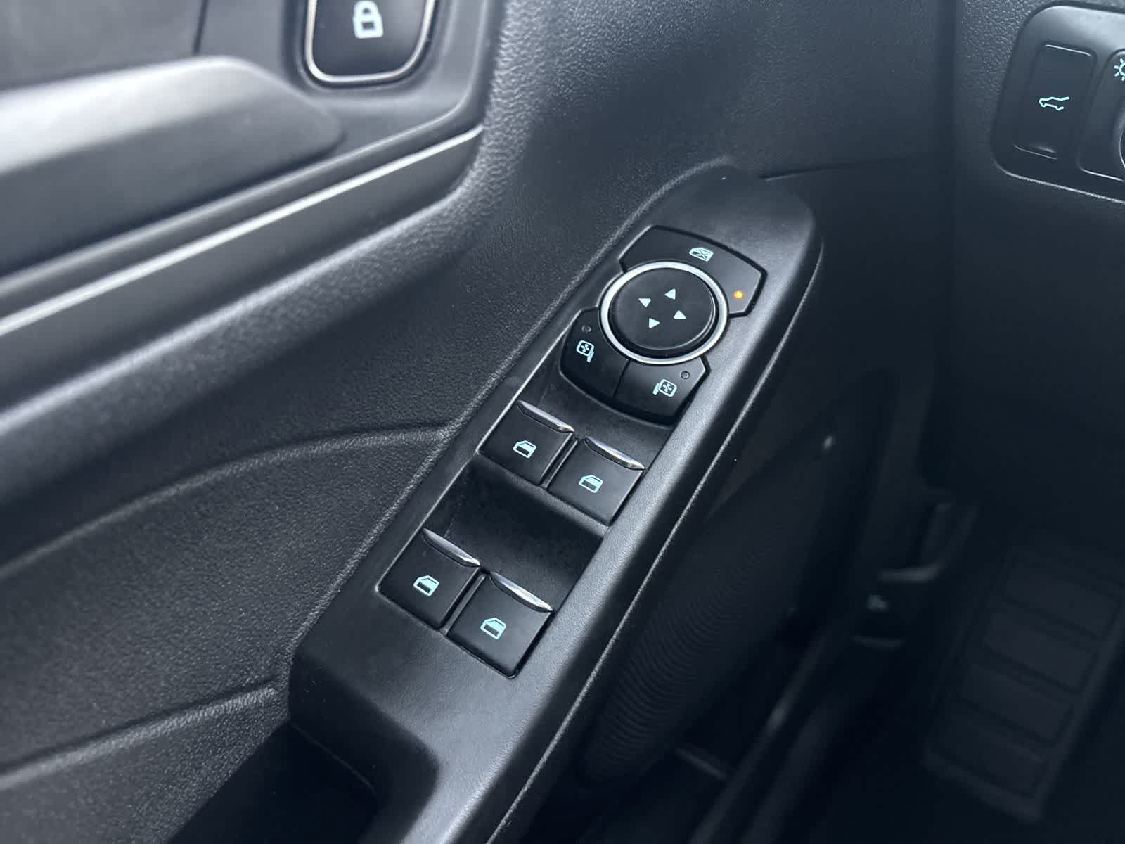 Thumbnail: 2023 Ford Escape - 32