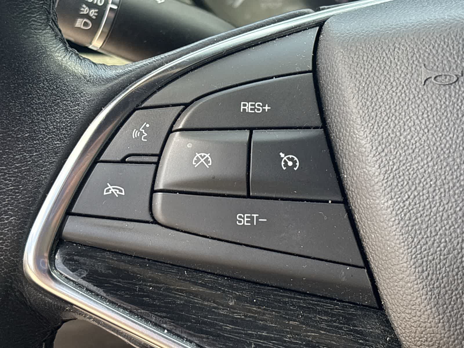 Thumbnail: 2021 Cadillac XT5 - 16