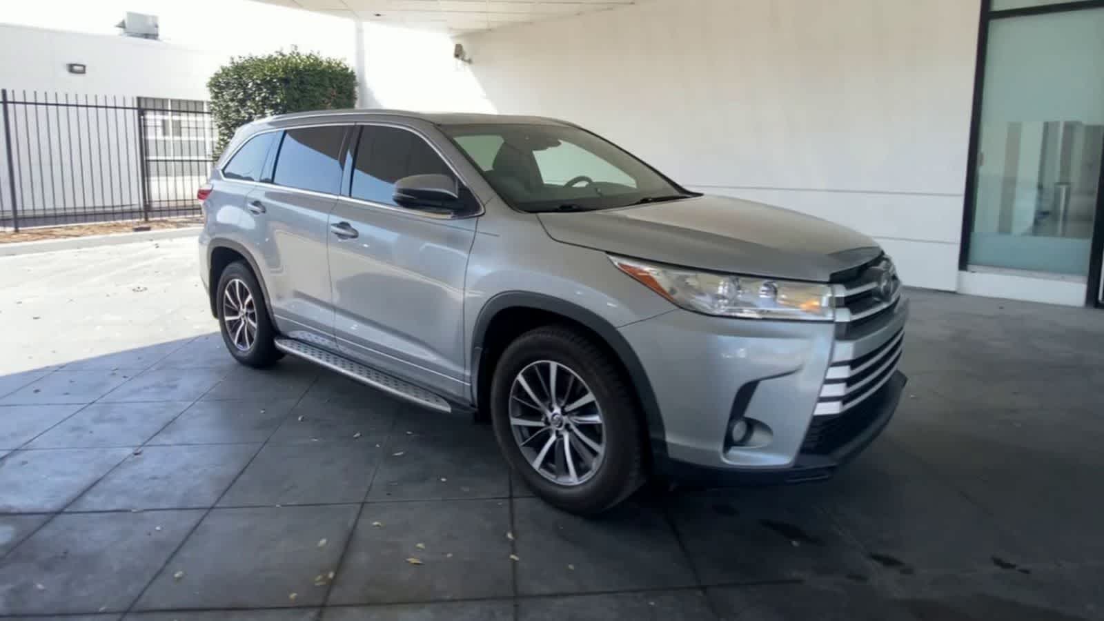 Thumbnail: 2017 Toyota Highlander - 2