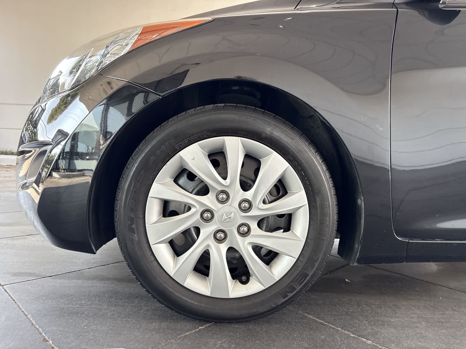 Thumbnail: 2012 Hyundai Elantra - 8